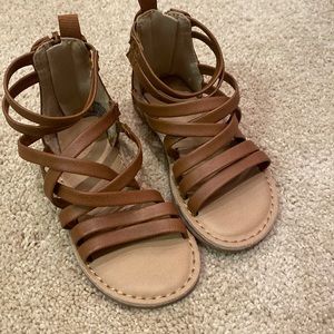 Toddler girls gladiator sandals. Size 5. Brown.
